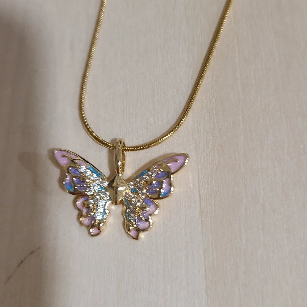 🦋🦋NEW🦋🦋 BEAUTIFUL!! 18KT GOLD/Titanium Steel CZ Butterfly Pendant Necklace
